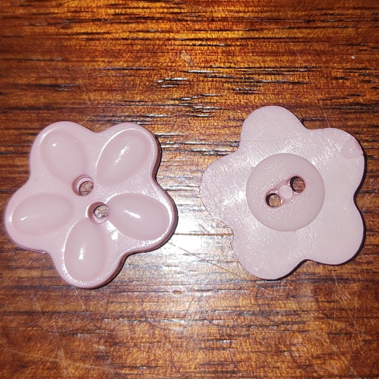 Flower button recessed petals baby pink 1.7cm