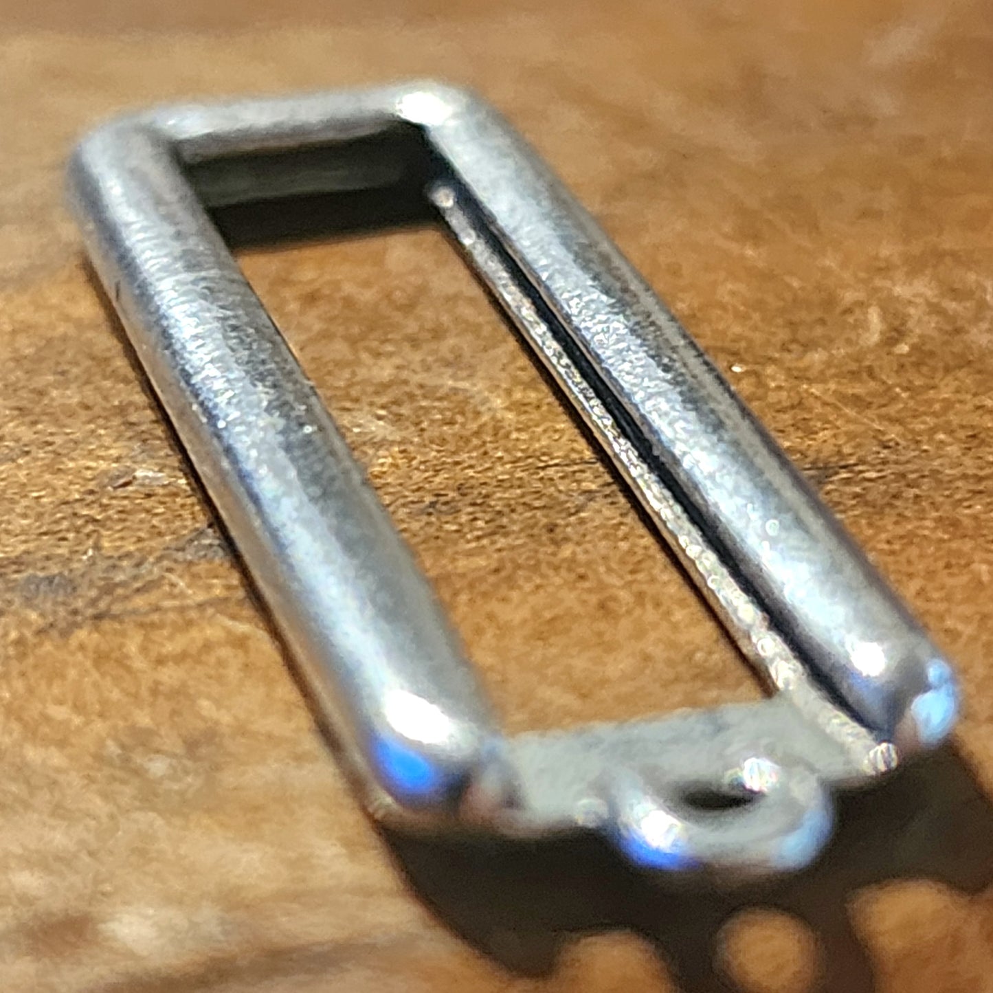 Metal frame pendant