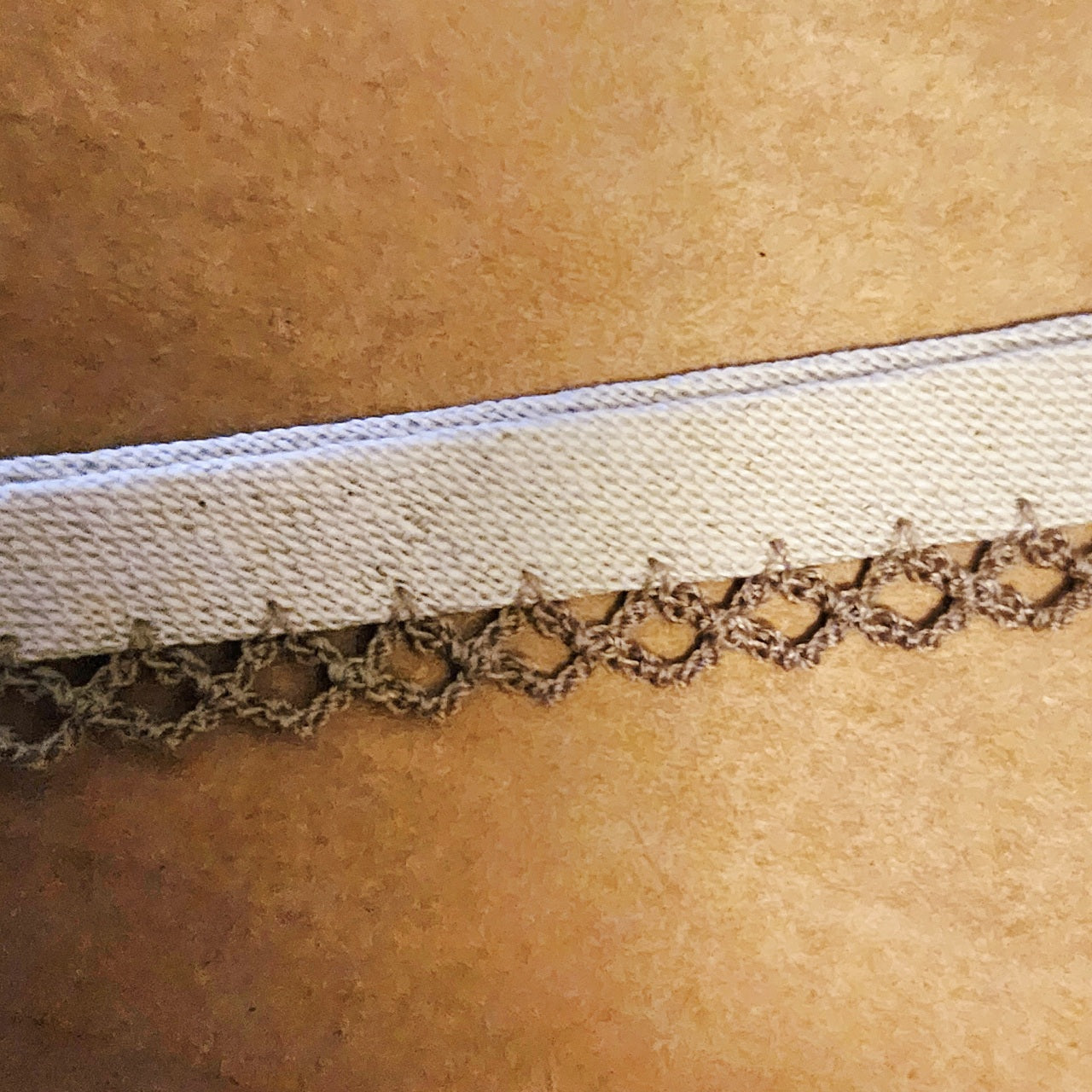 Beige linen picot trim bias binding (double fold) PRICED PER METRE