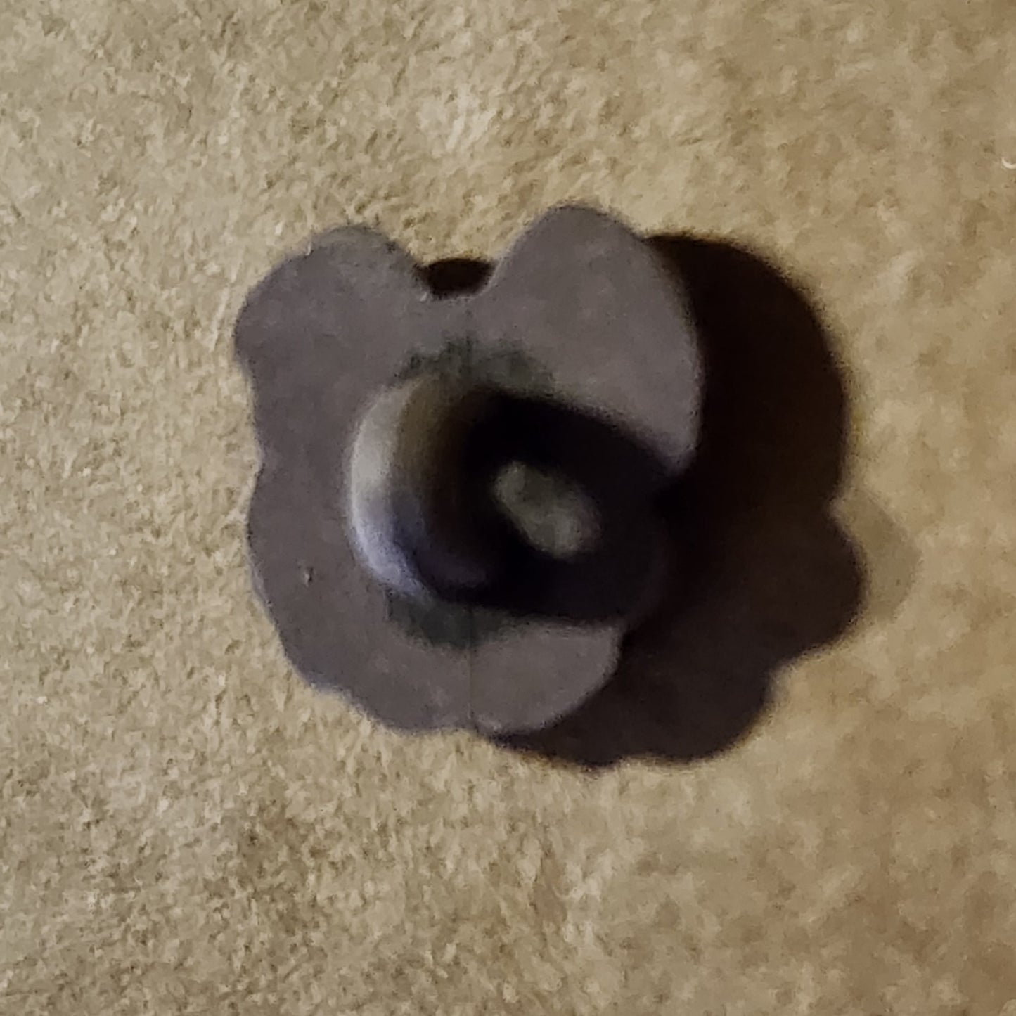 Dog face button Brown 1cm high