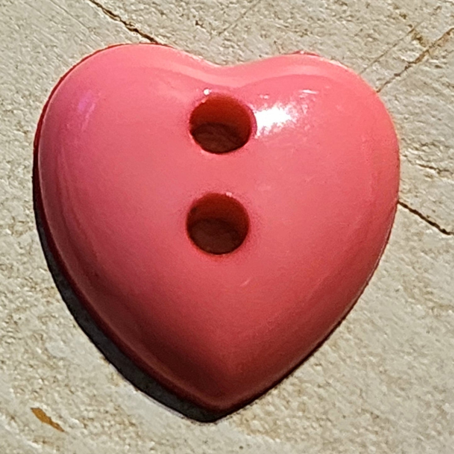 Lolly pink 3D heart button 15mm high