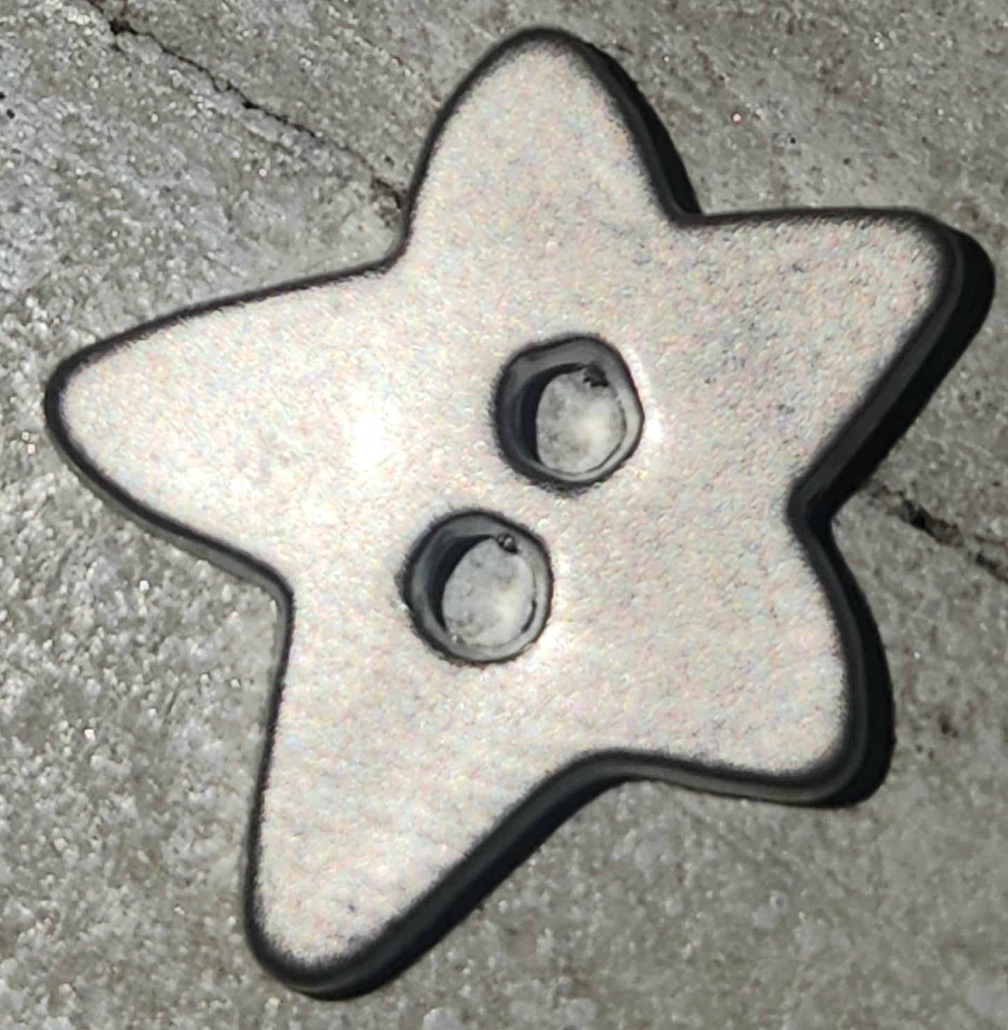 Primitive star button 15mm (3 colours)