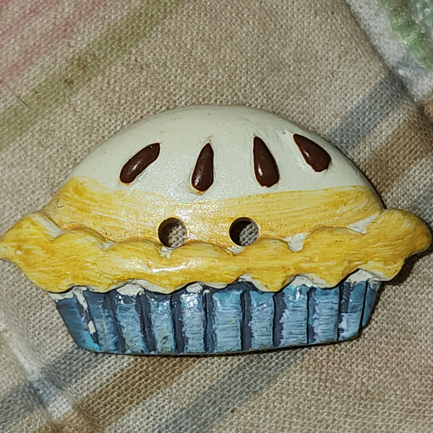 Cream Pie button 25mm