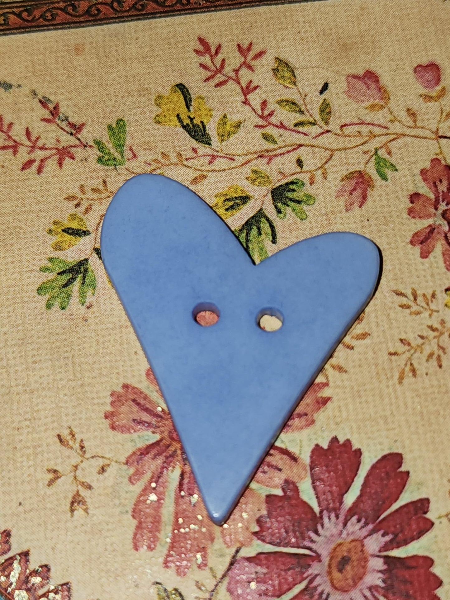 Uneven Heart Button 3cm high (matte finish)