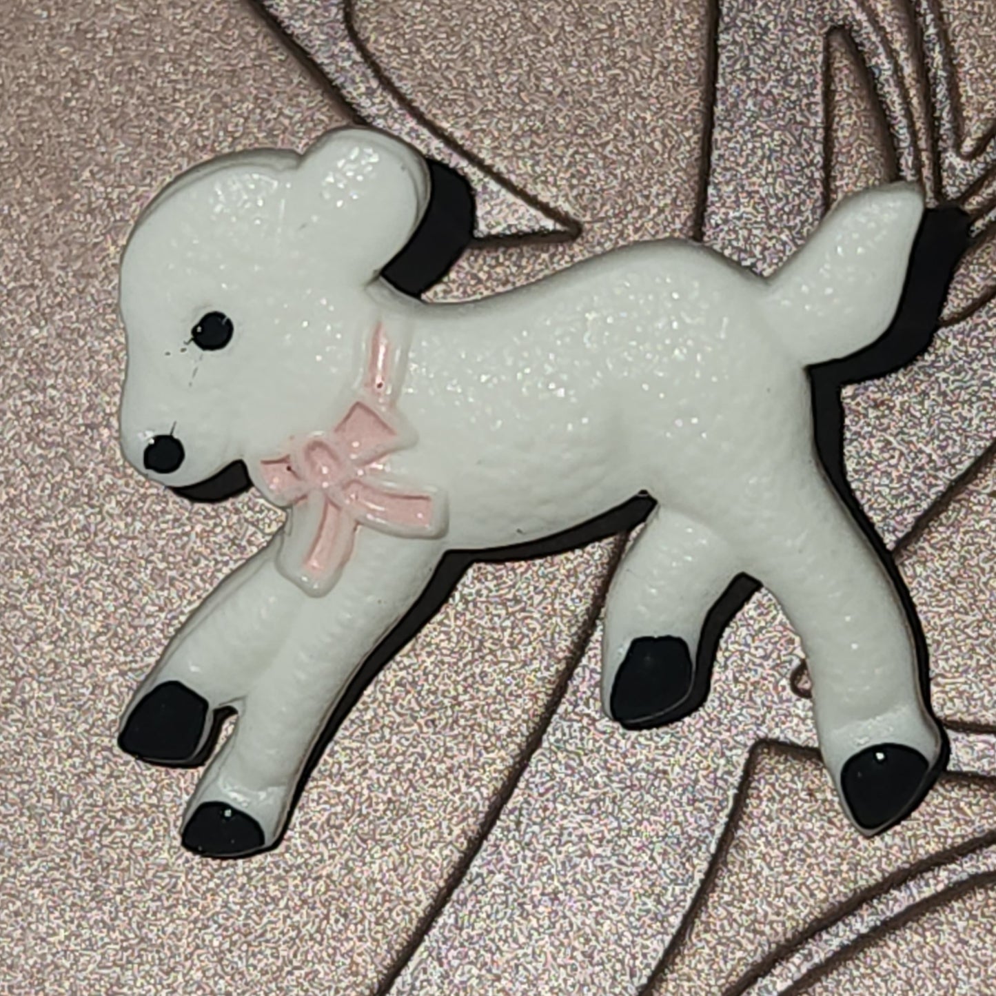 Little lamb button -3 colours 20mm long