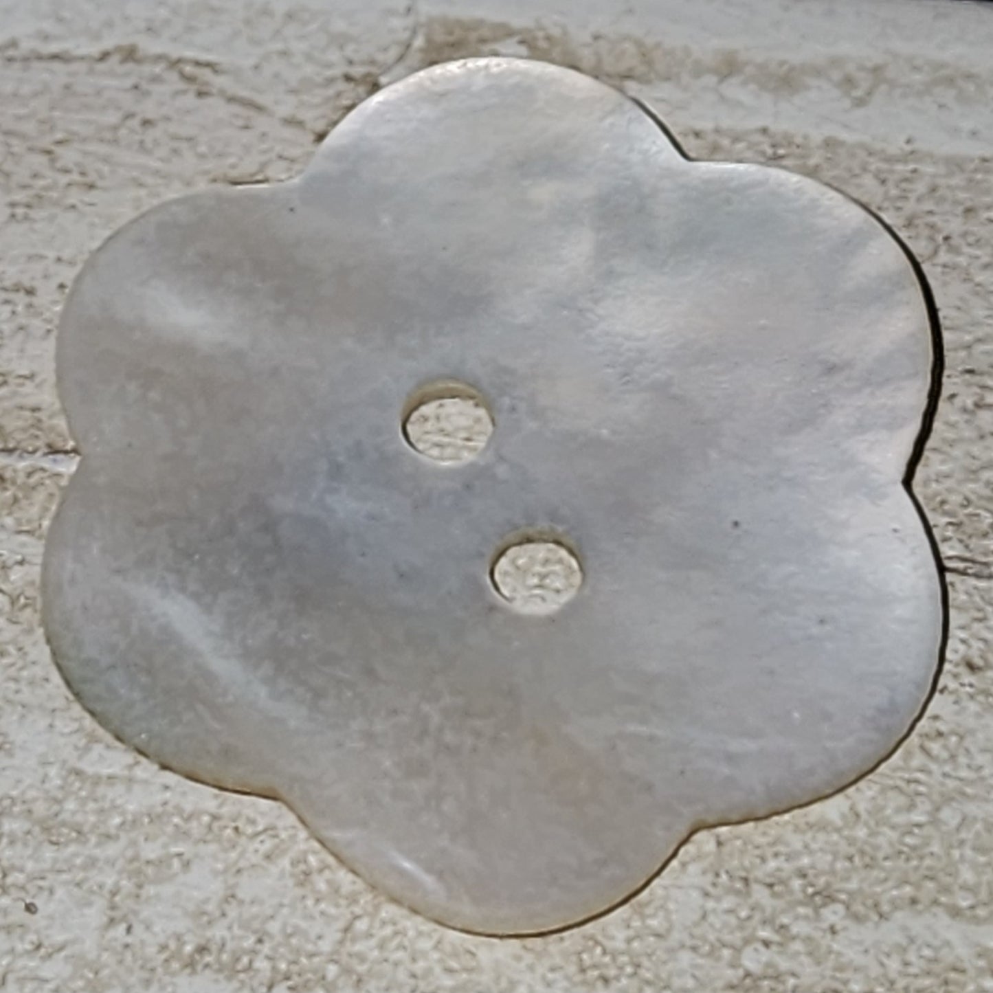 Mother of pearl flower button 24mm - various colours