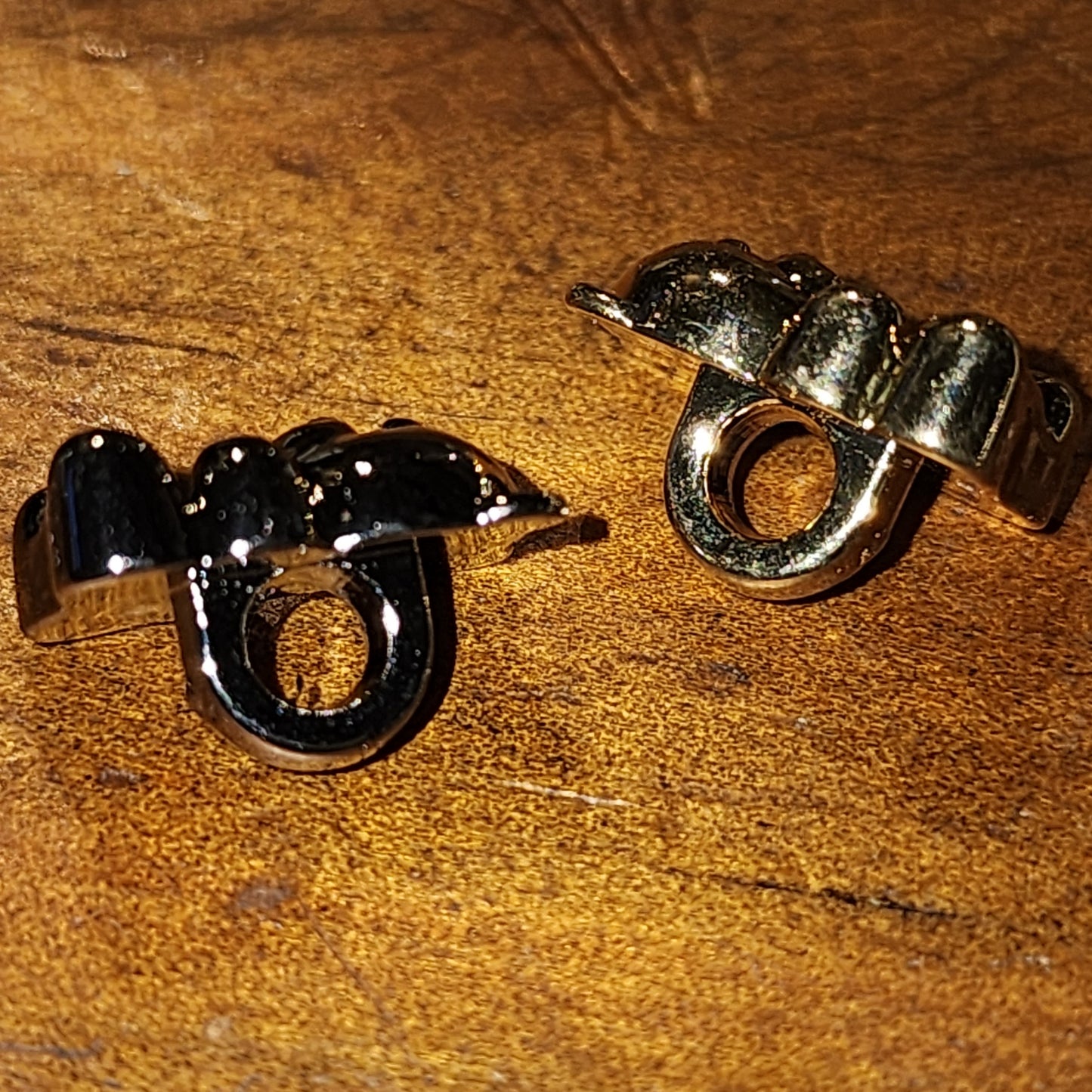 Metallic bear buttons- 2 sizes in gold or silver