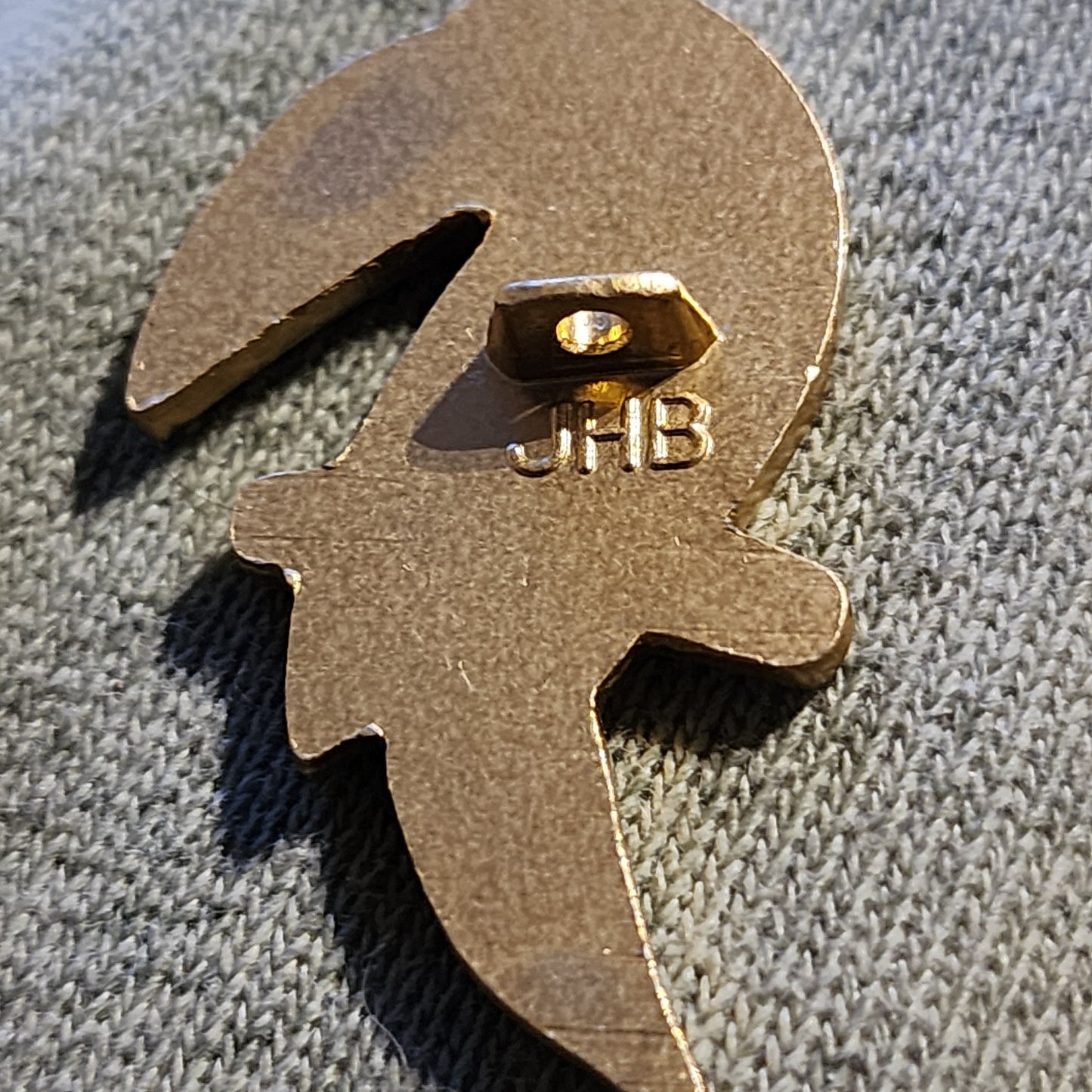 Metal Toucan button 30mm long