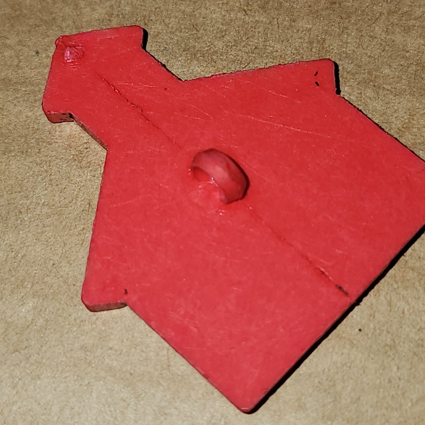 Schoolhouse button in red 37mm high