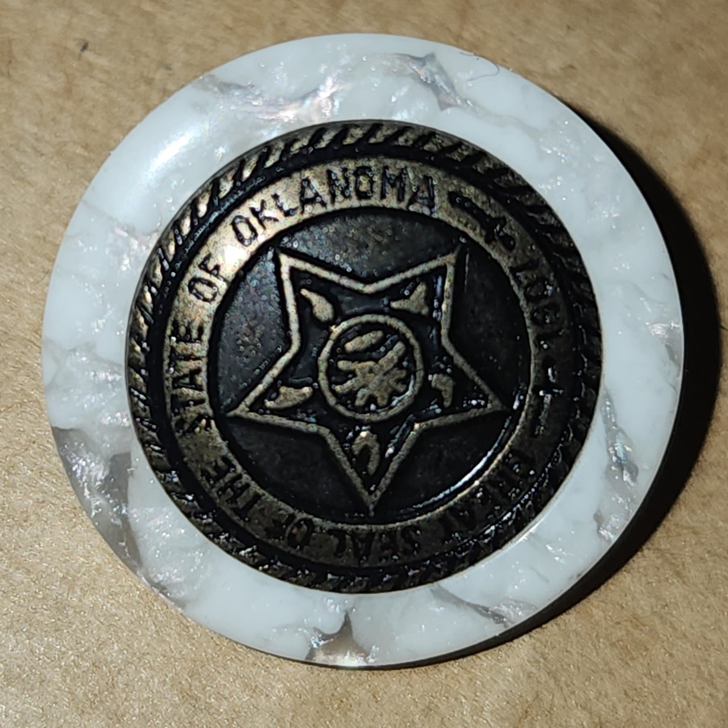 Metal framed star button 20mm (round)