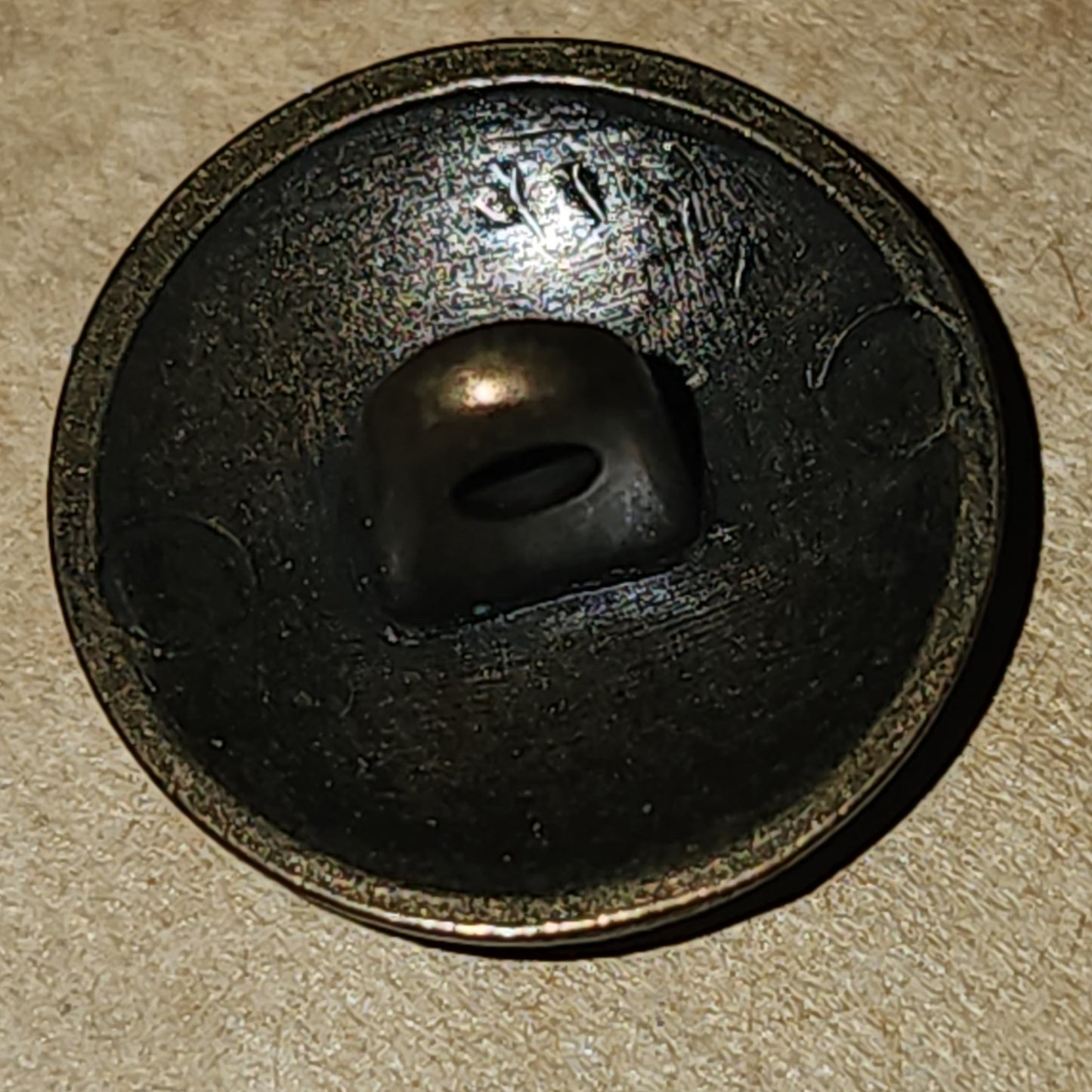 Metal round button with engraved flowers 15mm