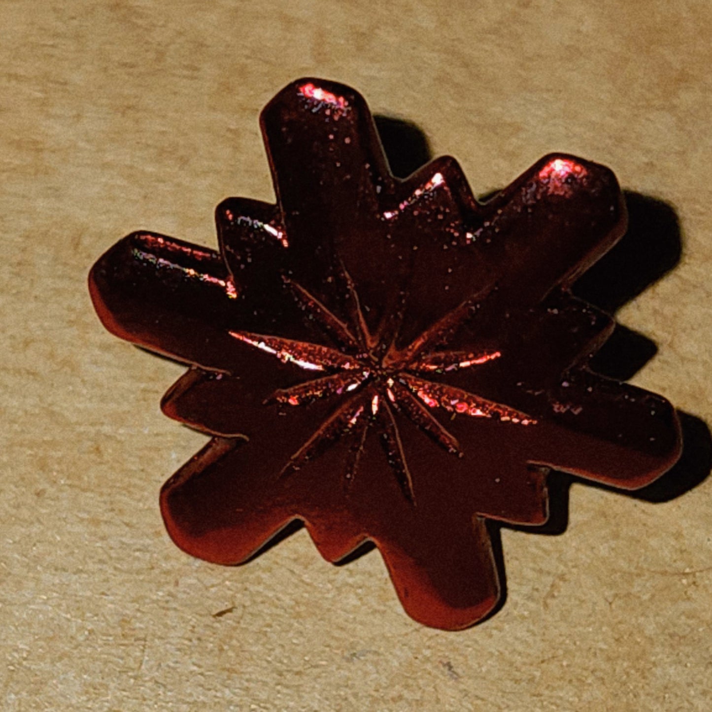 Red metallic snowflake button 18mm