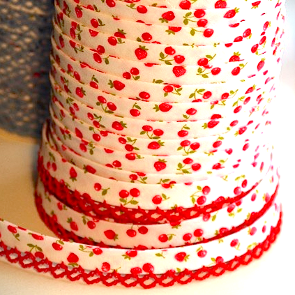 Strawberry & cherry red picot trim bias binding (double fold) PRICED PER METRE