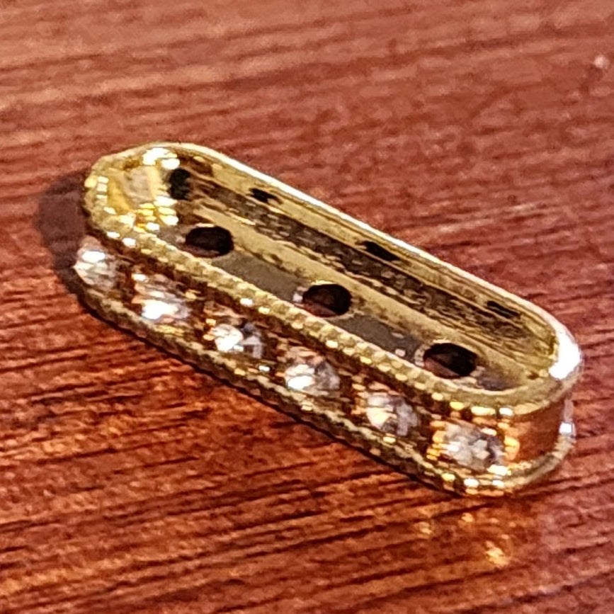 Gold diamante cord bar 20mm long (3 hole)