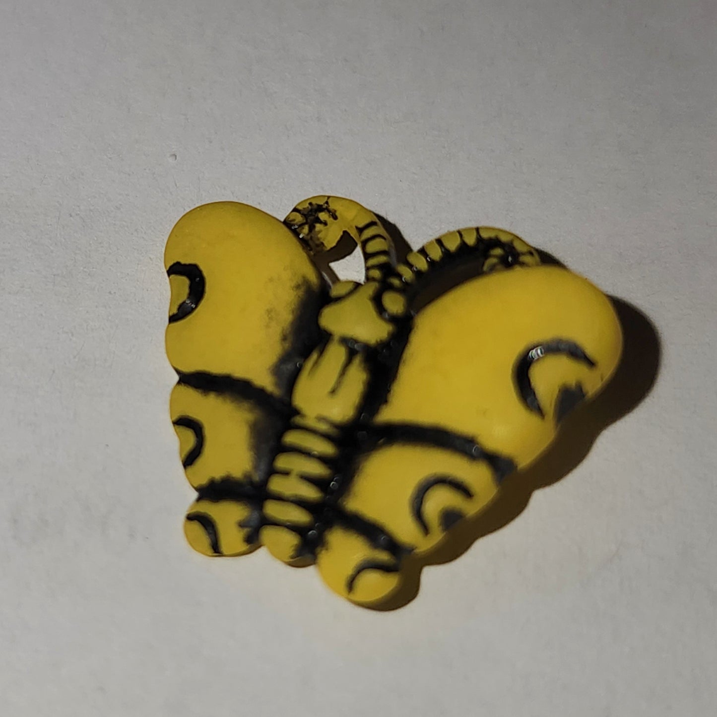 butterfly button yellow 2cm wide