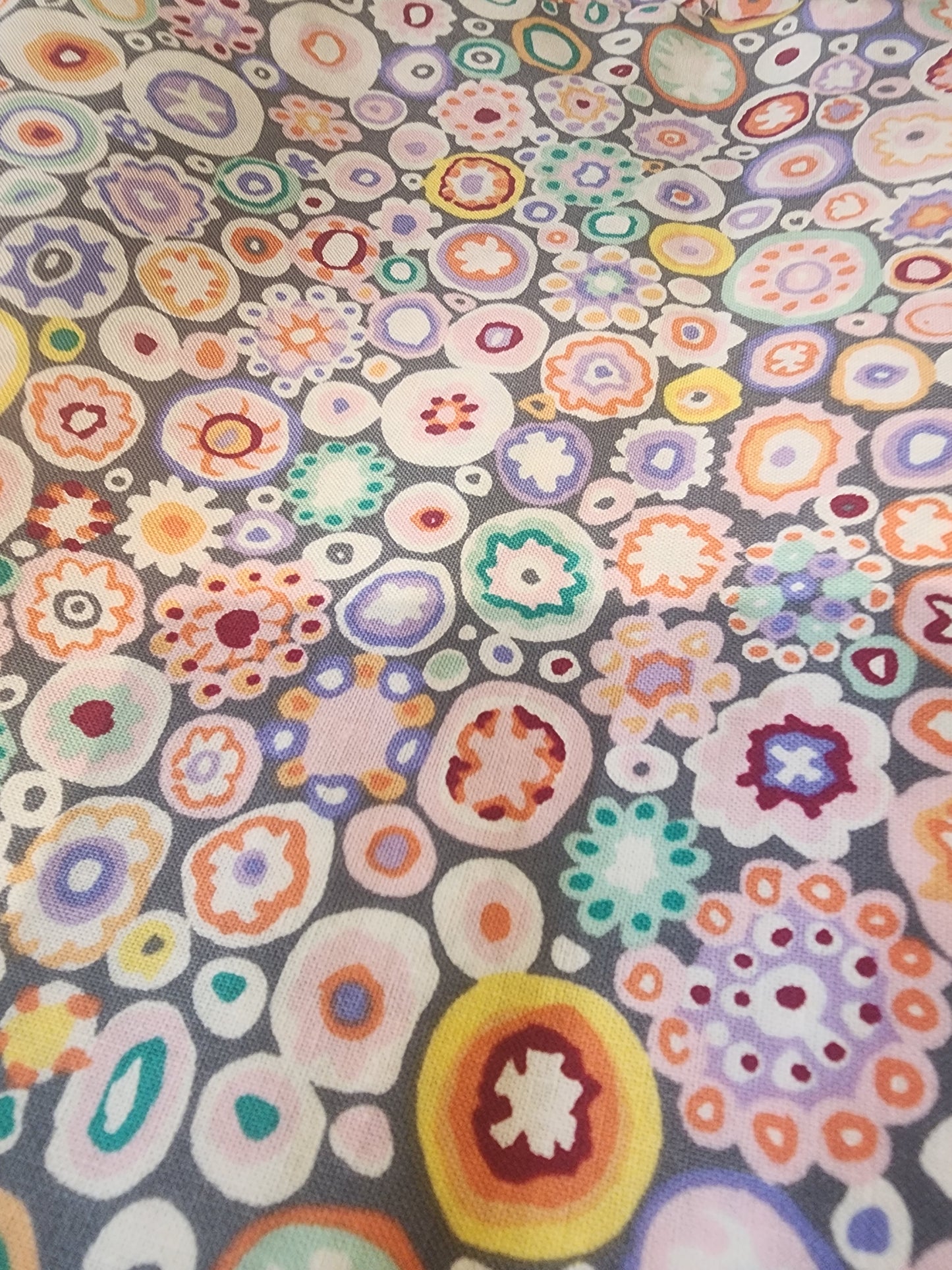 Kaffe Fassett - Paperweight - Pastel GP20