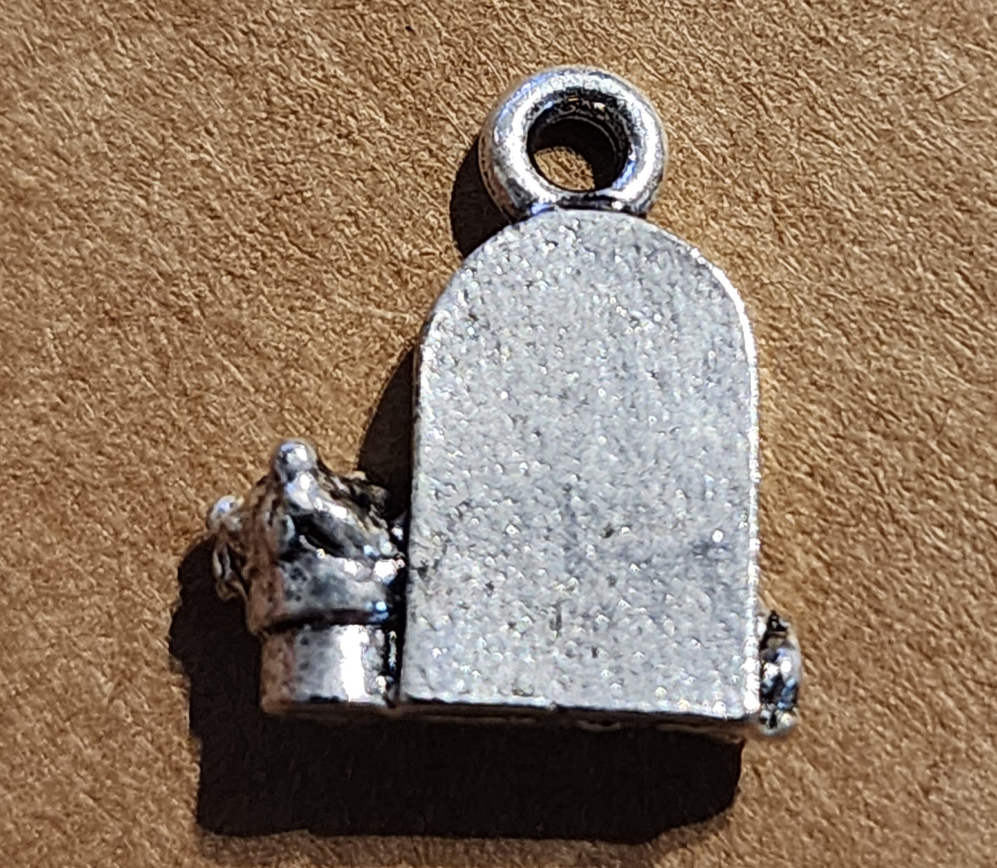 Metal tombstone charm (headstone)