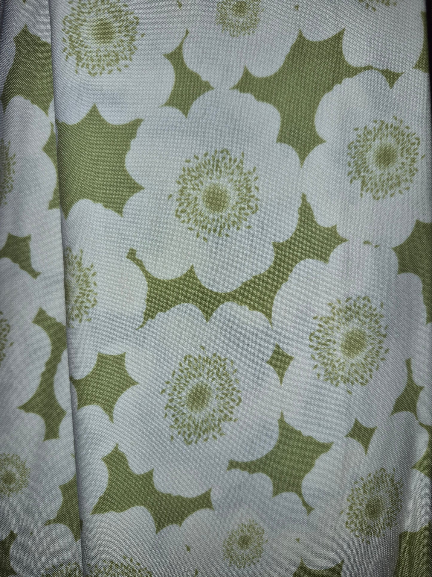 Moda - Summer in the City by URBAN Chiks Avocado Poppies 31002 21