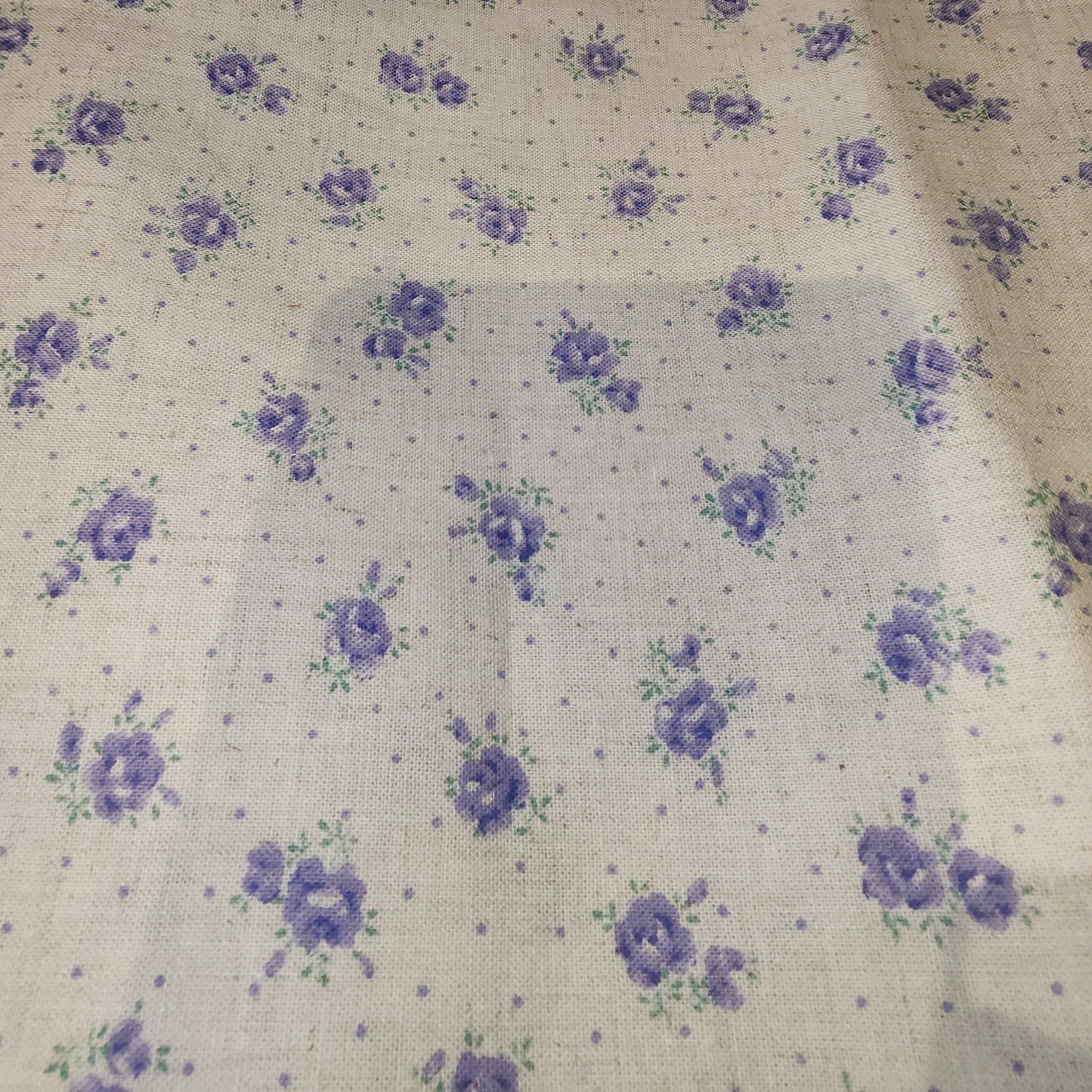 Yuwa linen/cotton mini violet roses with violet pindot *