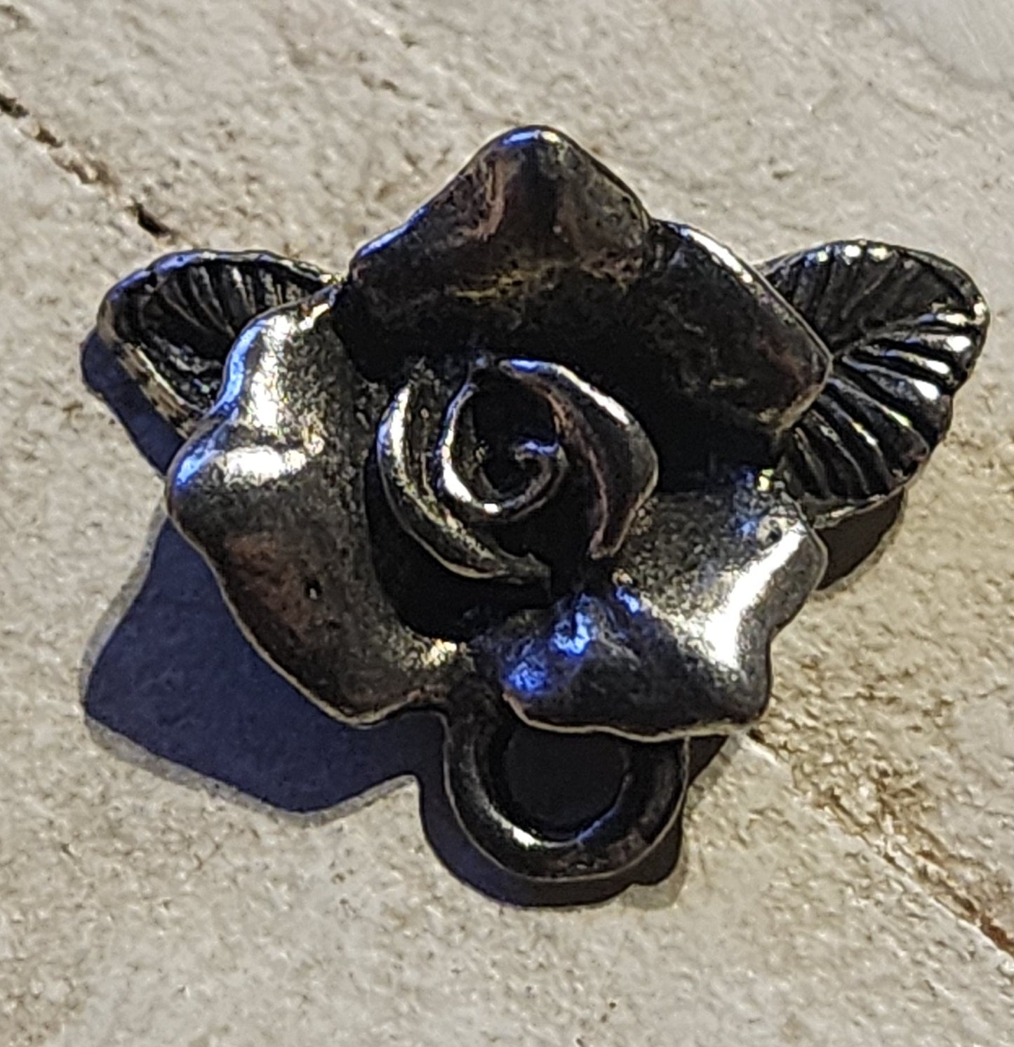 Metal rose charm