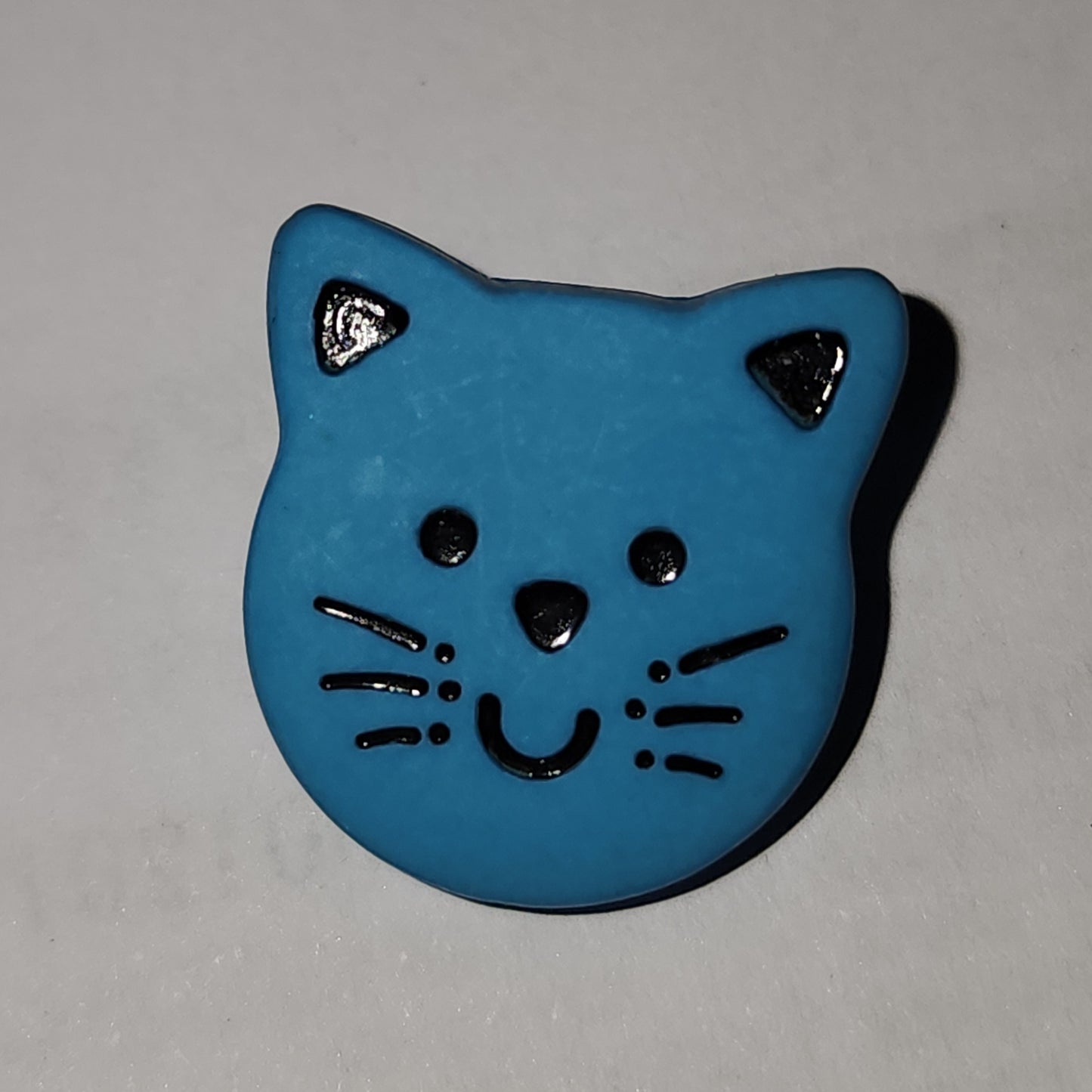 Cat face button Turquoise 1.7cm high