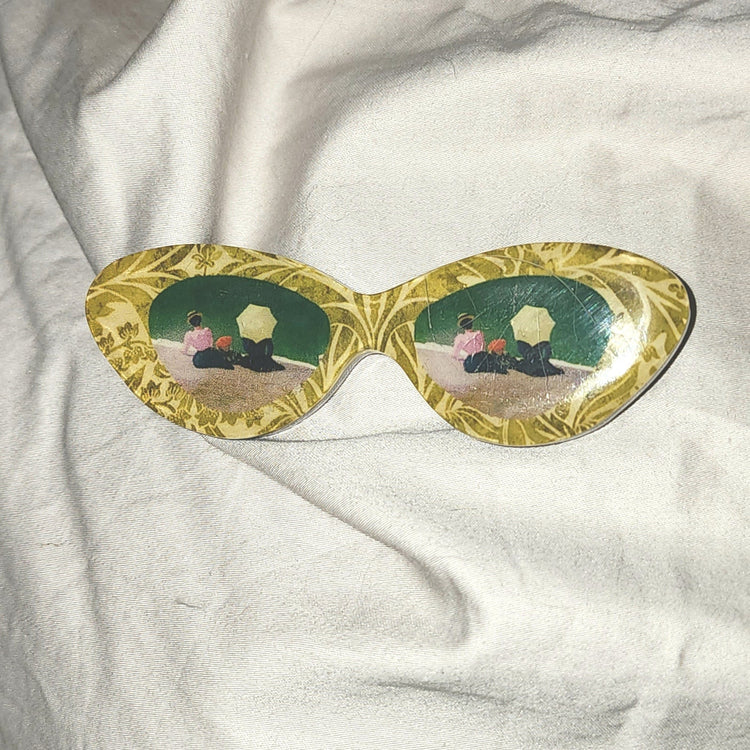 BROOCHES