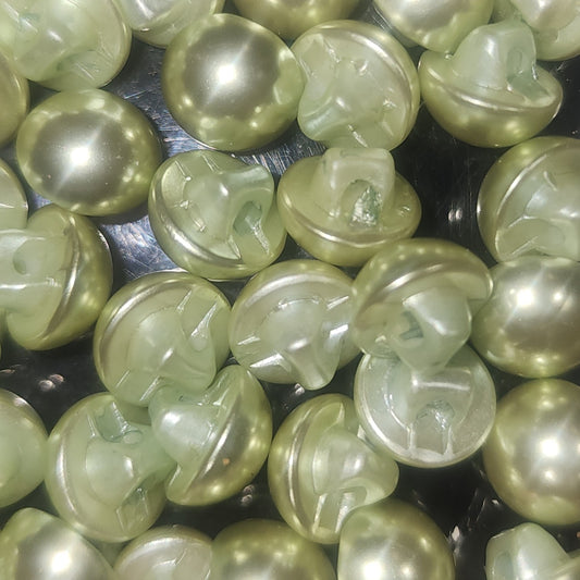 Dome button soft mint pearl green 10mm (shank)