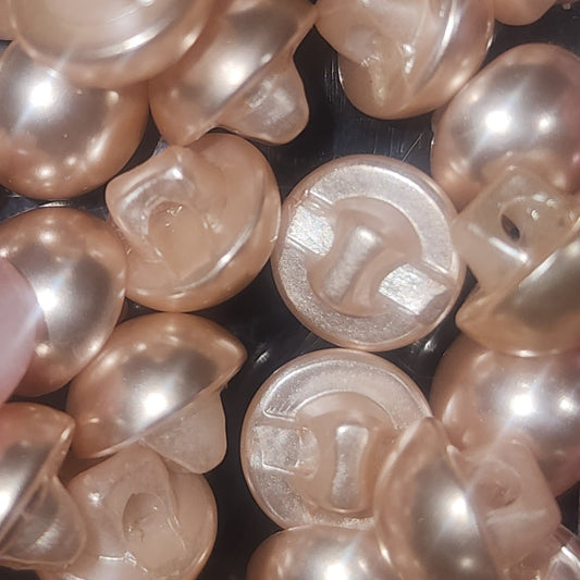 Dome button light pearl peach 10mm (shank)