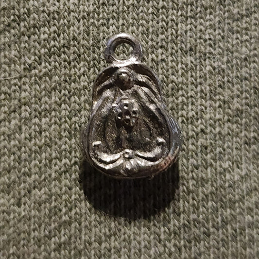 Metal Victorian purse charm