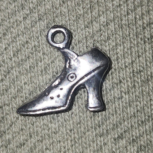 Metal Victorian shoe charm
