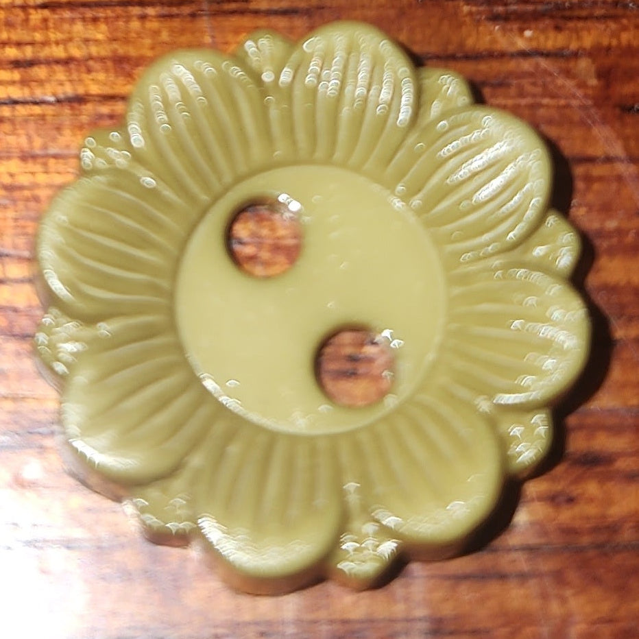 Olive green daisy button 1.7cm