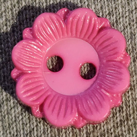 Hot pink daisy button 1.7cm