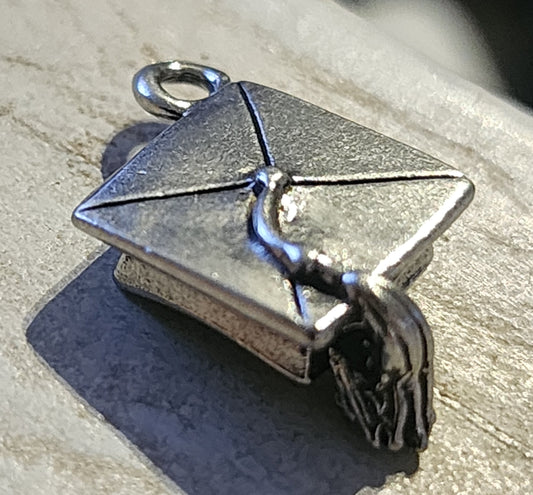 Metal graduation cap charm