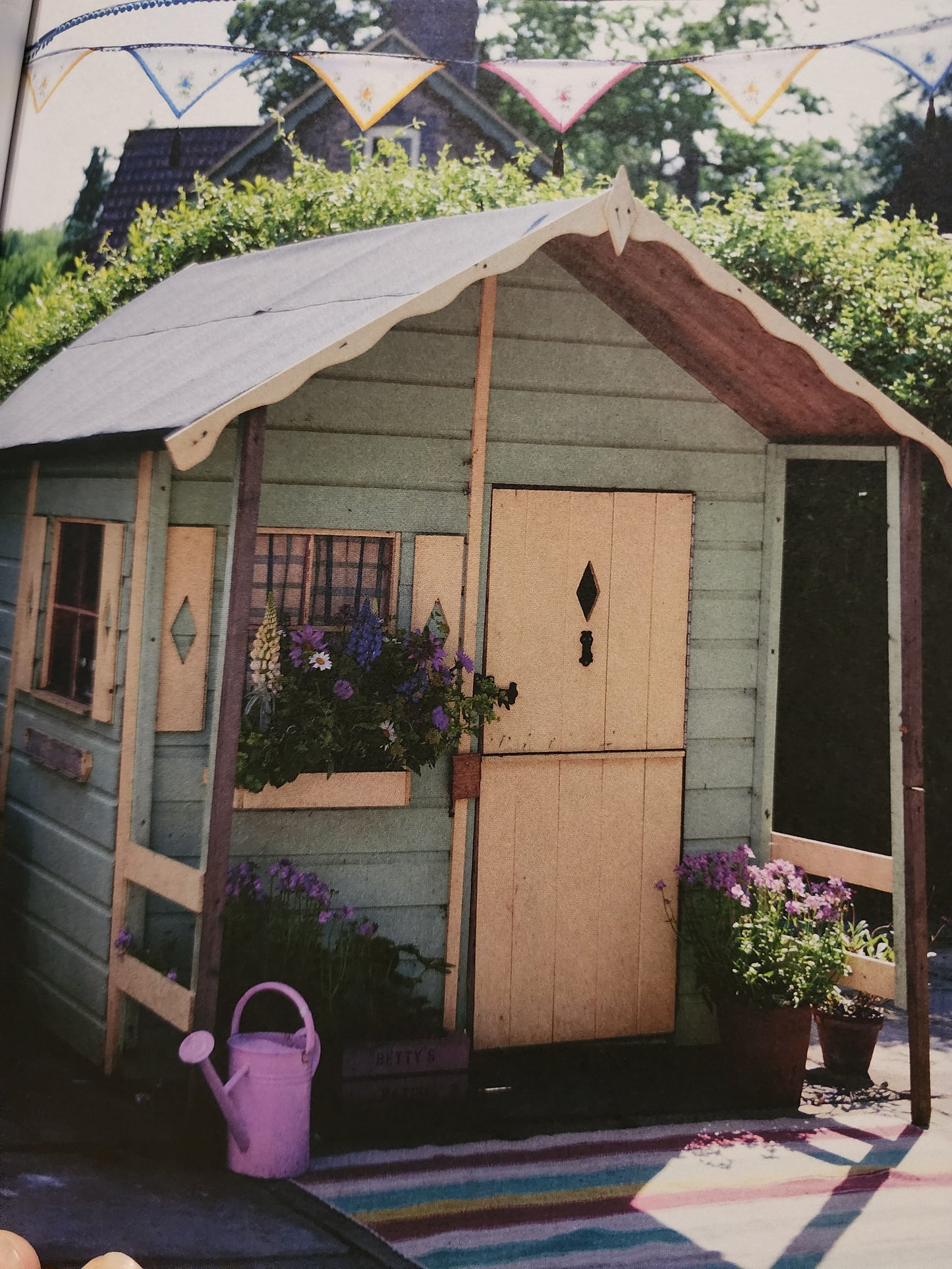 Pearl Lowe's Vintage Craft