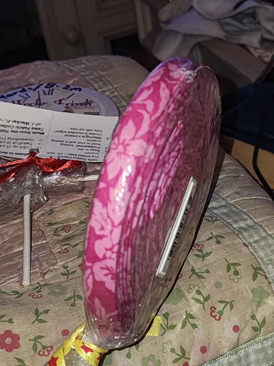 Lollipop bias binding - hot pink floral 12 yard Queen bed size
