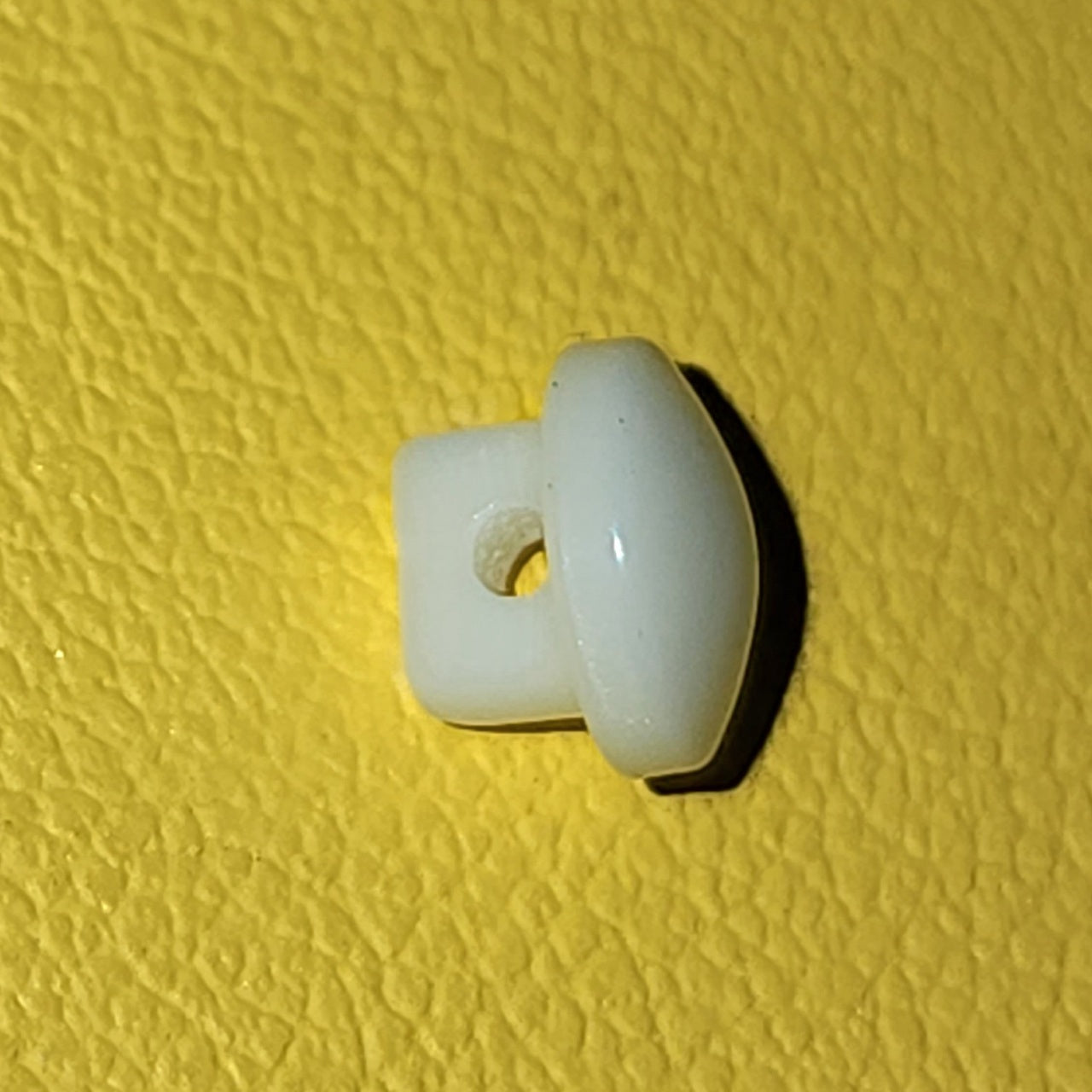 Dome button white 0.5cm (shank back)