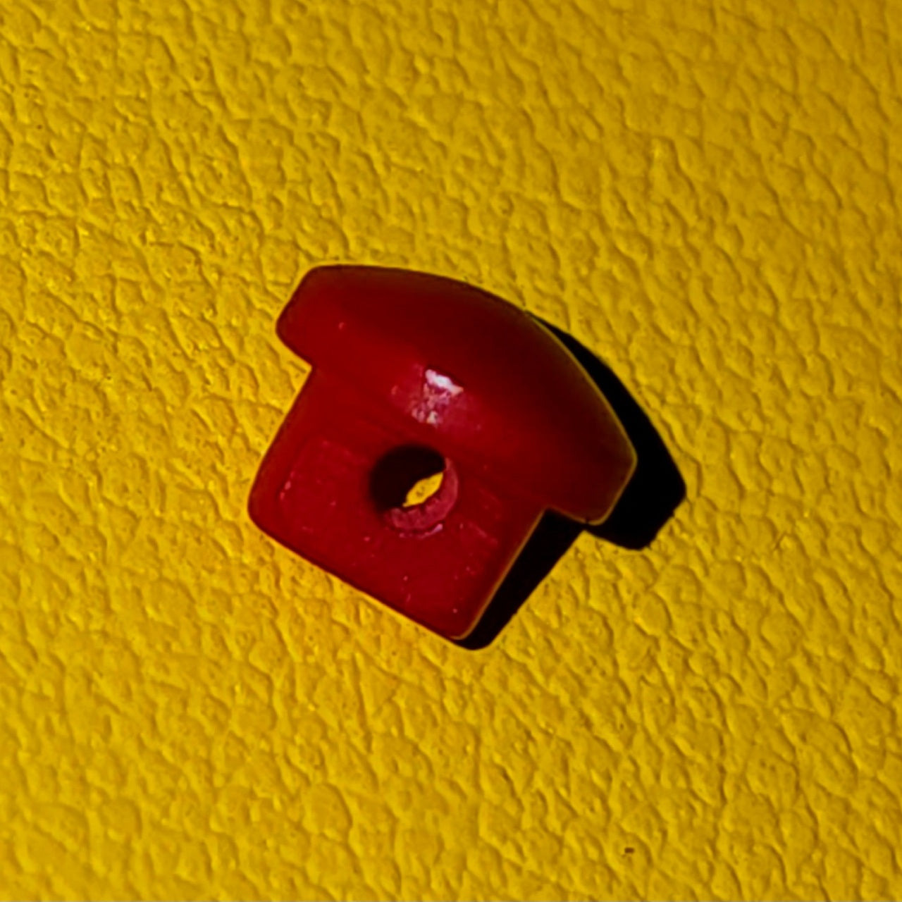 Dome button blood red 0.5cm (shank back)