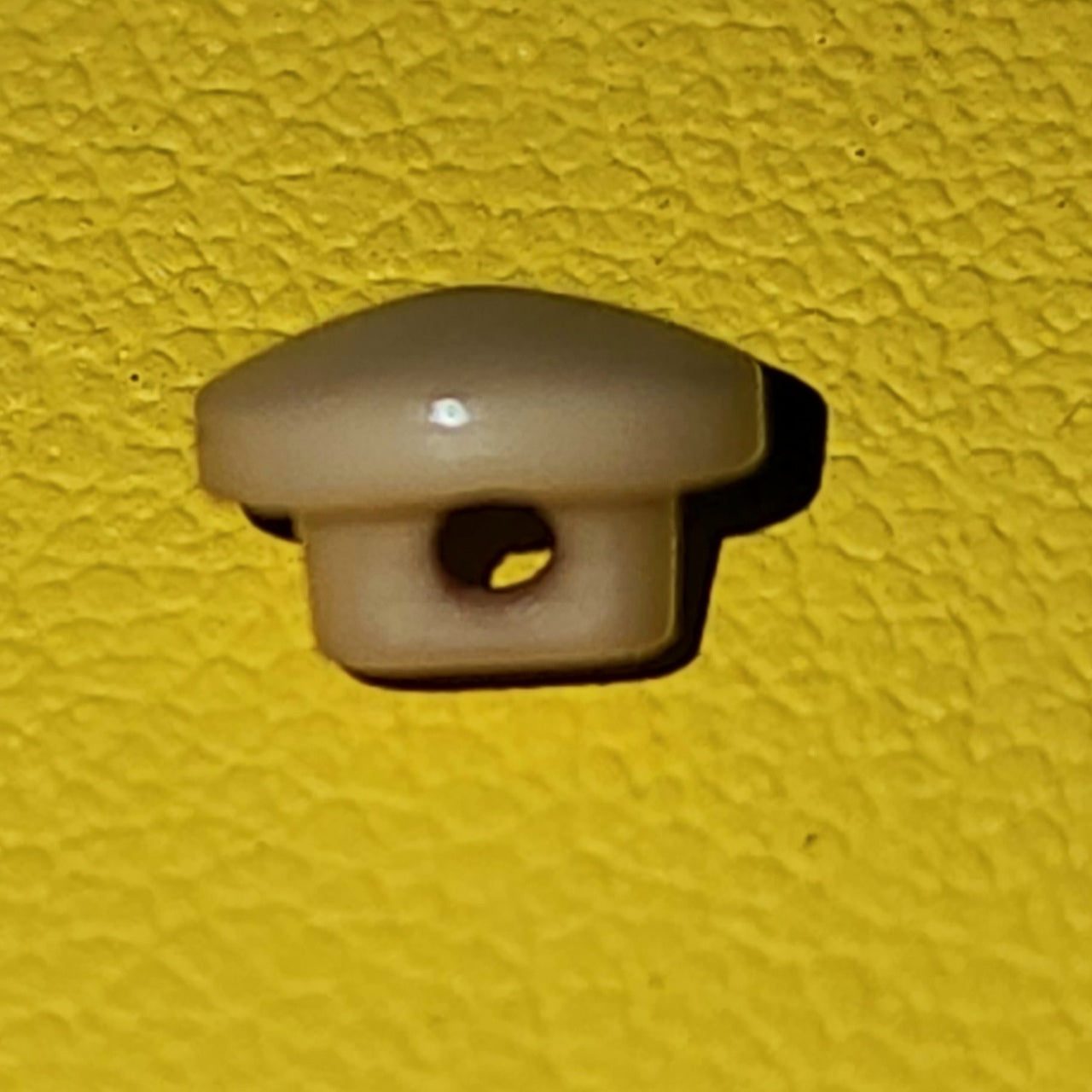 Dome button beige 0.5cm (shank back)