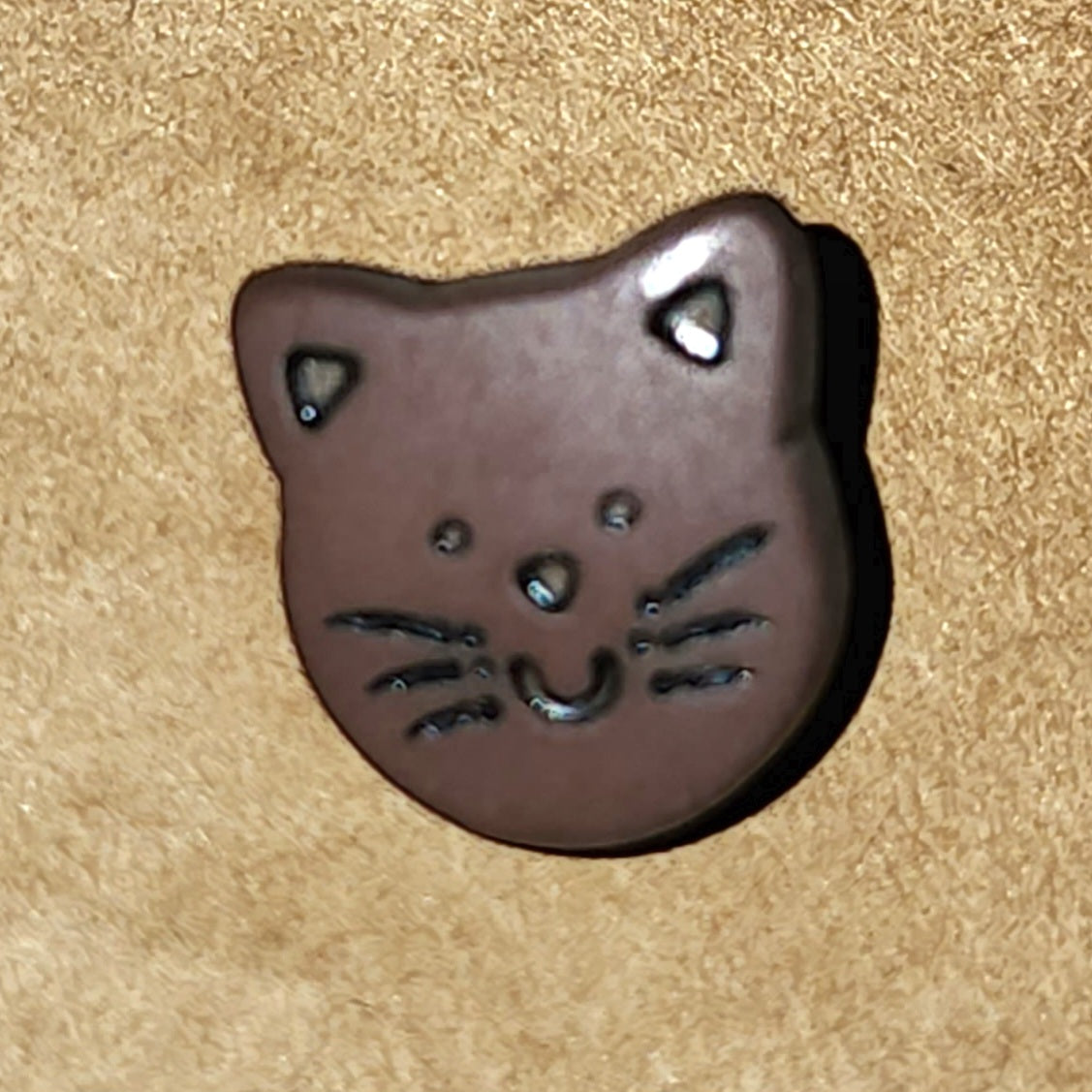 Cat Face Button Dark Brown 1cm high (shank back)