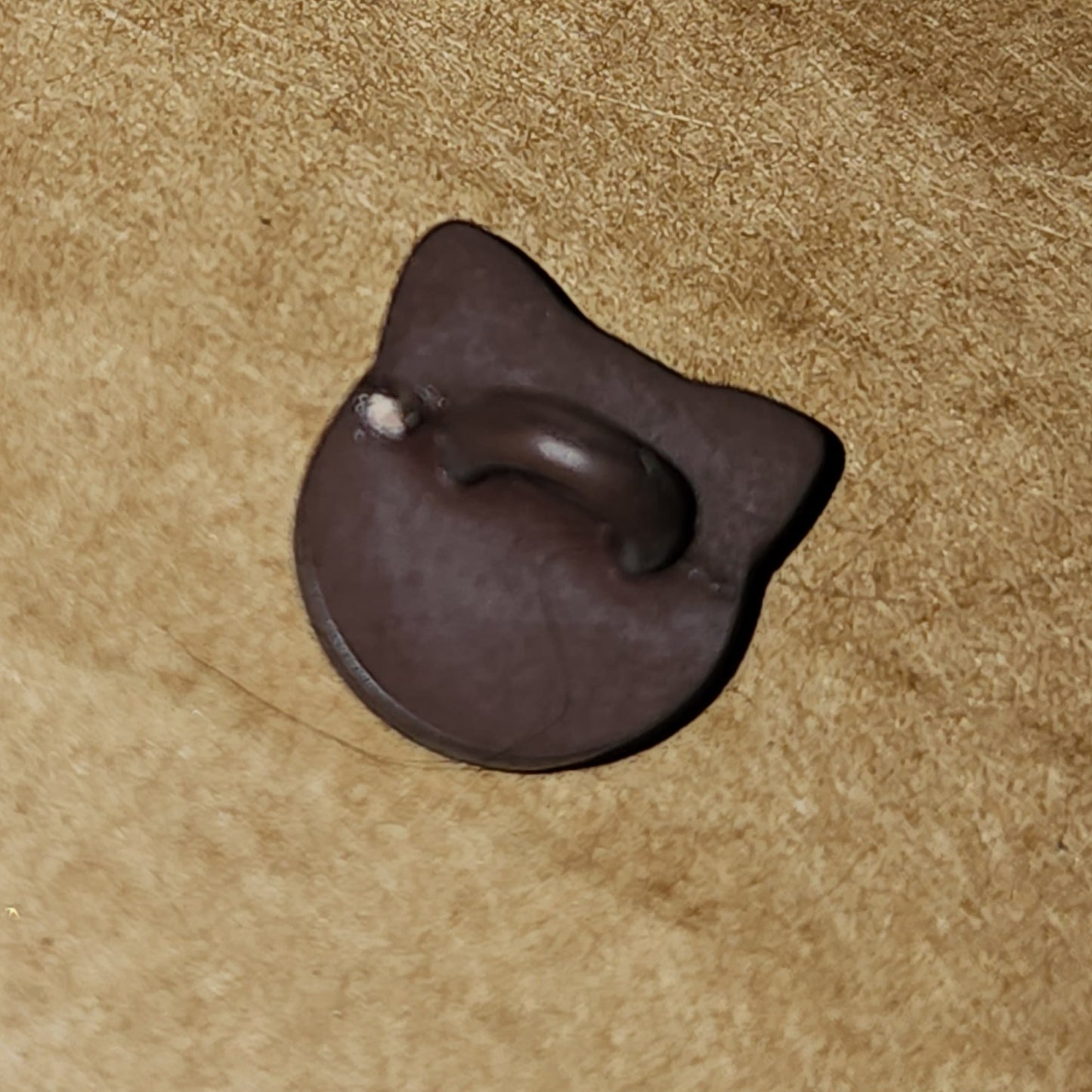 Cat Face Button Dark Brown 1cm high (shank back)