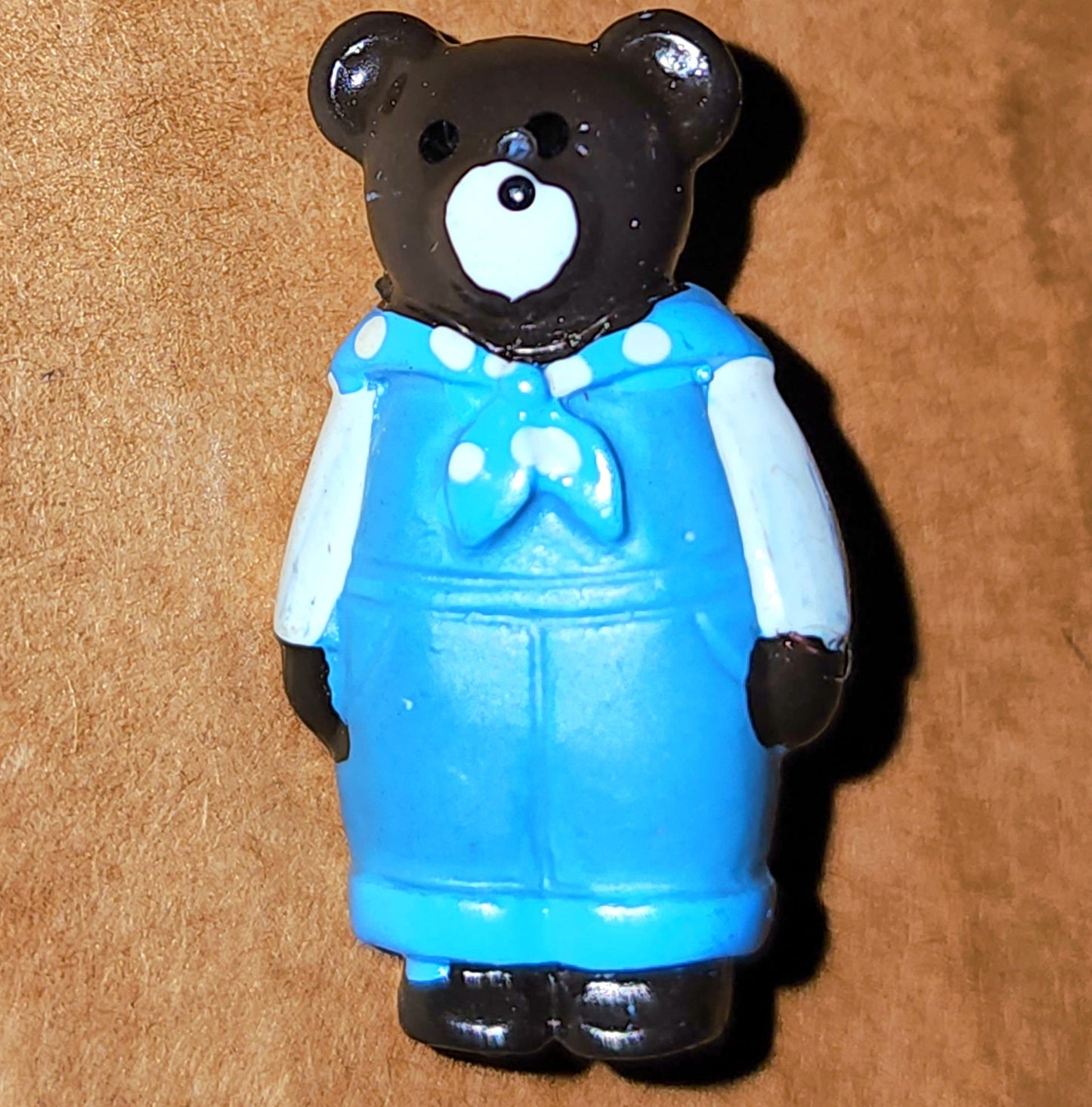 Bear with blue overalls button 3cm high