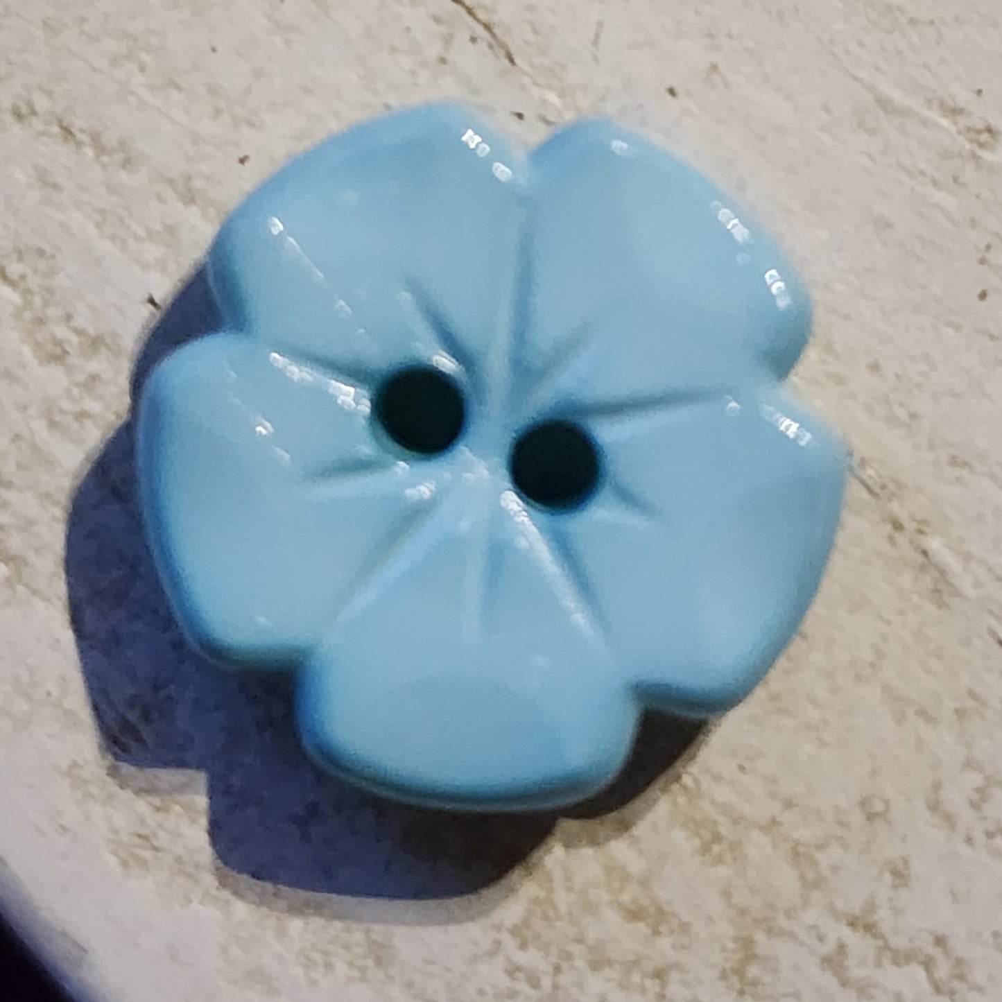 Blue zinnia flower button 1.5cm