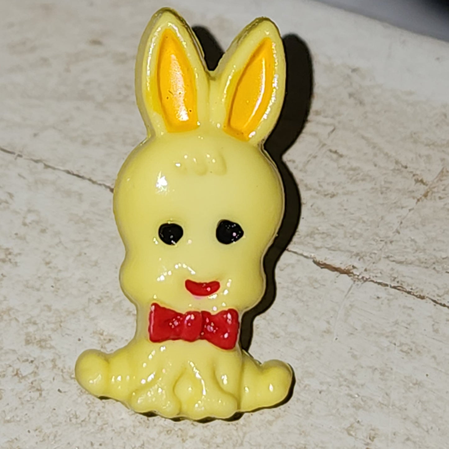 Bunny button assorted colours 20mm high