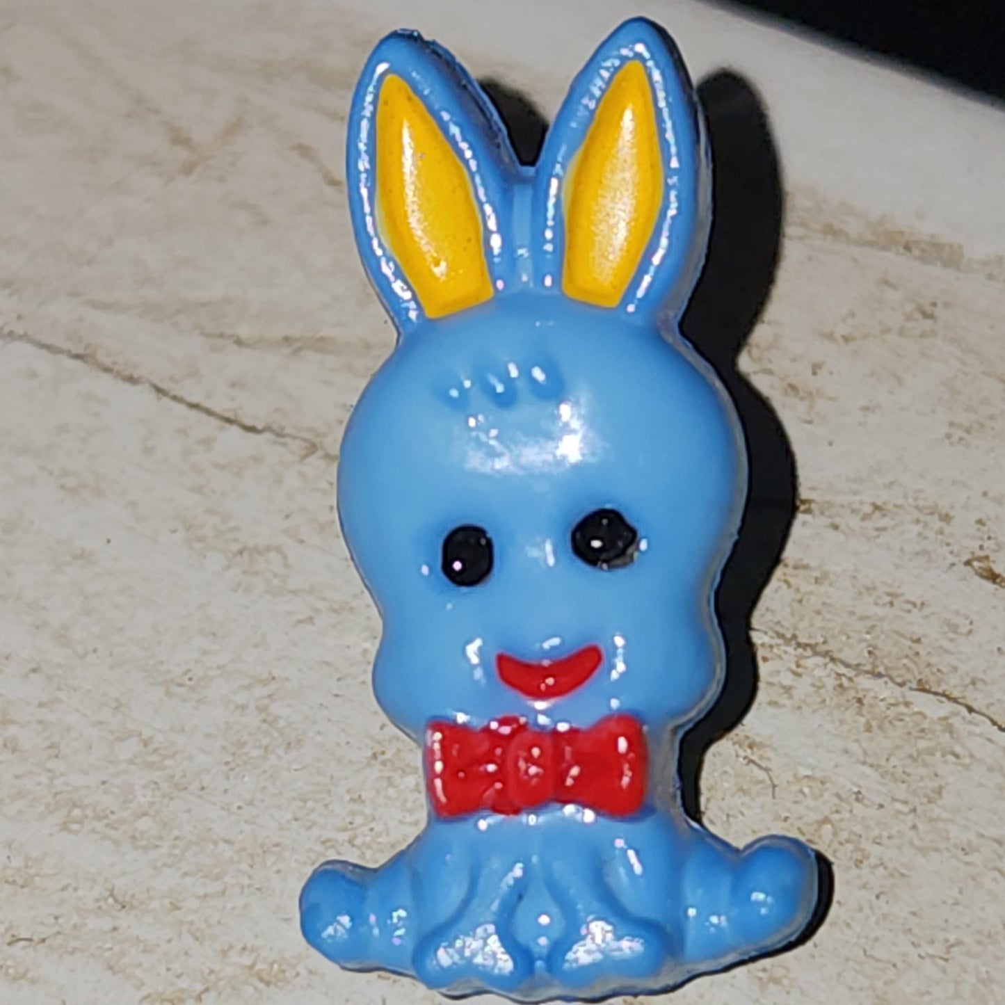 Bunny button assorted colours 20mm high