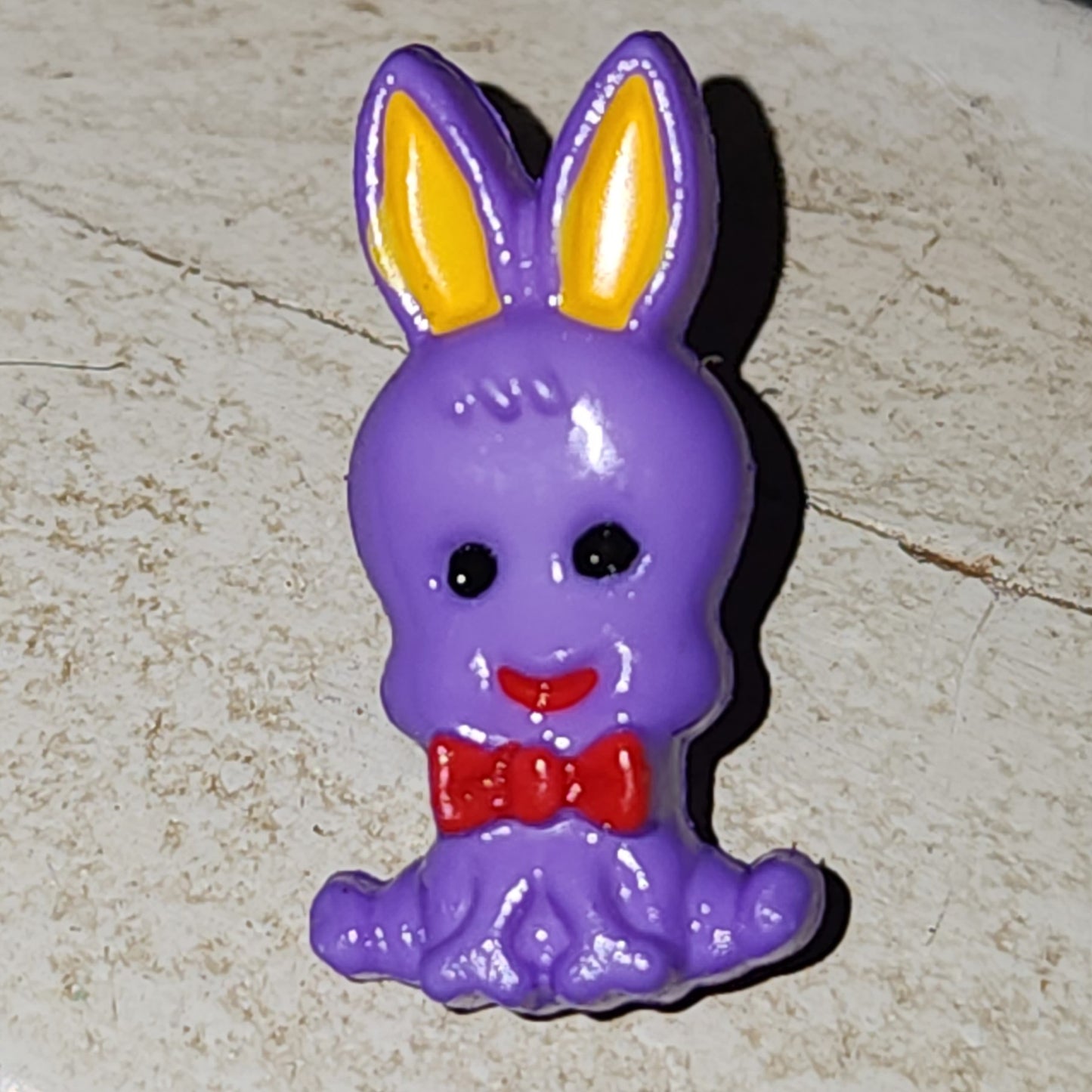 Bunny button assorted colours 20mm high