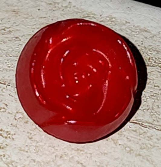 Red rosebud button 10mm