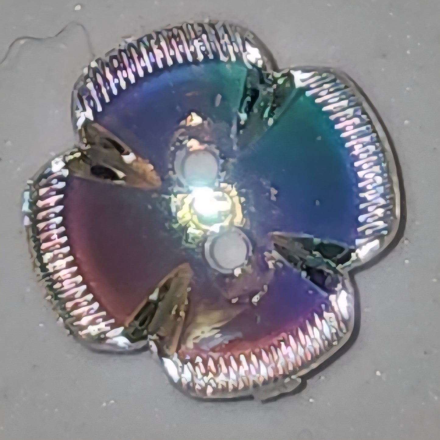 Opalescent clear flower button 1.5cm