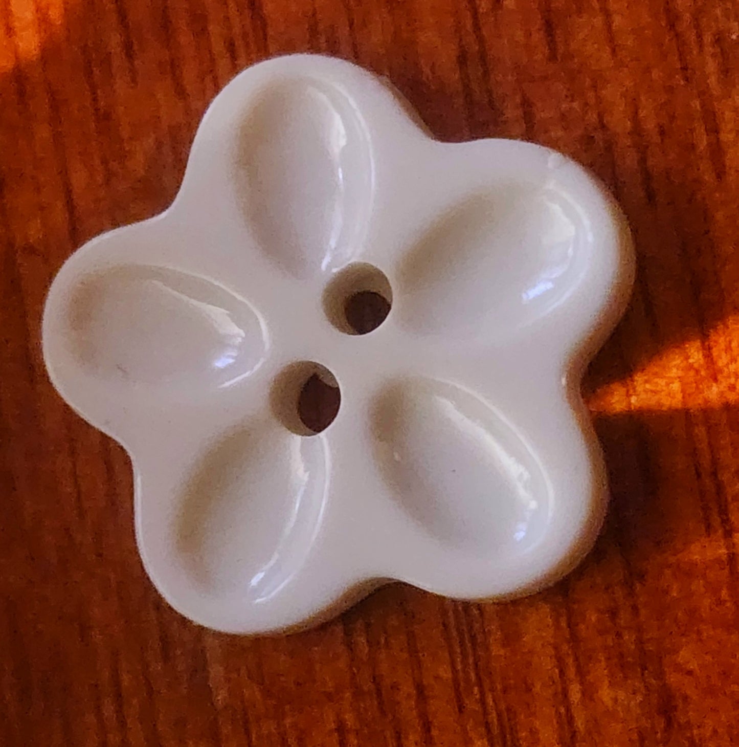 Flower button recessed petal Cream 1.7cm
