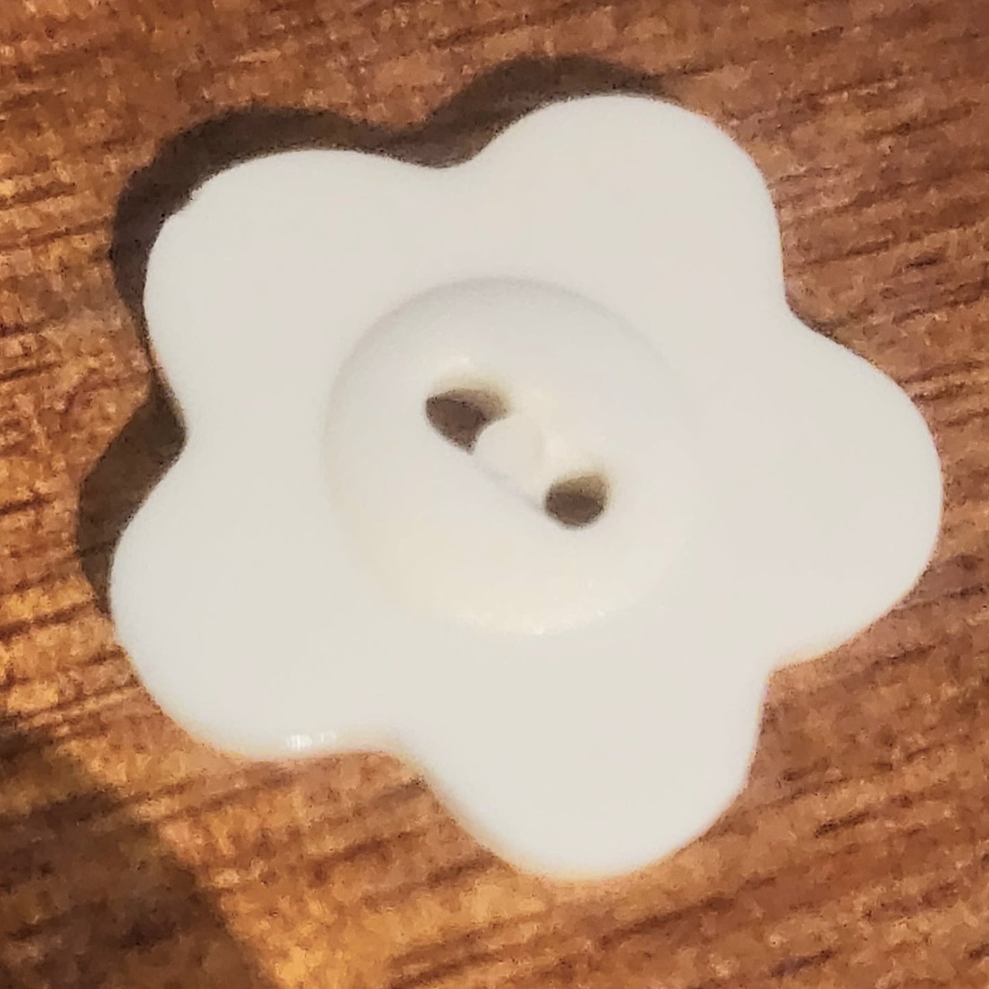 Flower button recessed petal Cream 1.7cm
