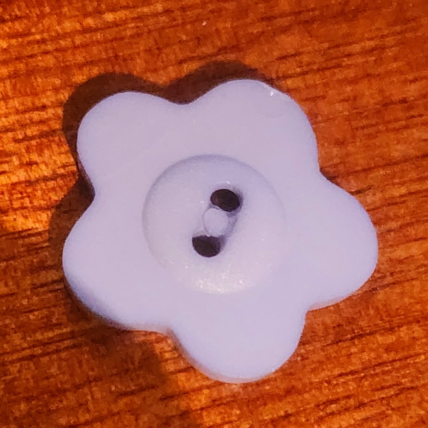 Flower button recessed petals lavender 1.7cm